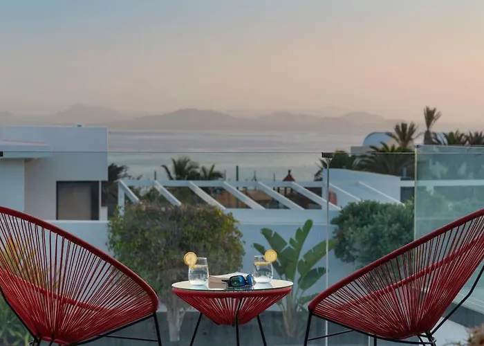 Sunset Sights By Buenavilla Villa *